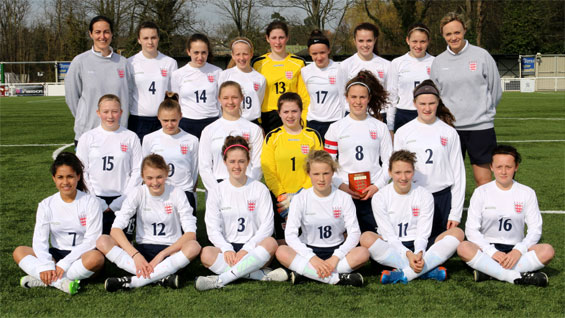 Photograph of The England Schoolgirls' Under 15 Squad :: 2013-2014