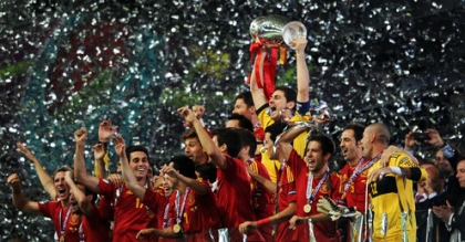 Spain celebrate victory at Euro 2012