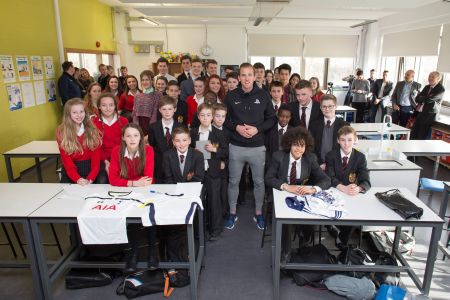 harry kane playstation esfa schools football tie of the round spurs tottenham hotspur finals reading 